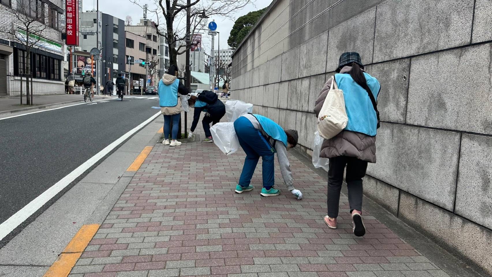Volunteer staffs are doing plogging
